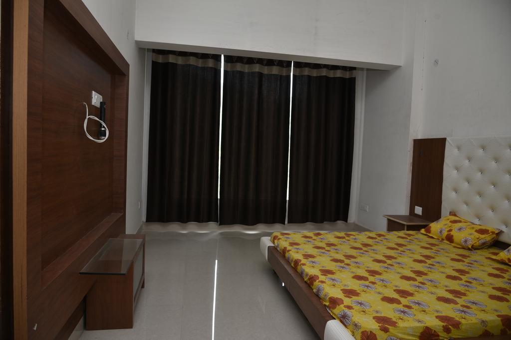 Hill Paradise Hotel Nagchala Bagian luar foto