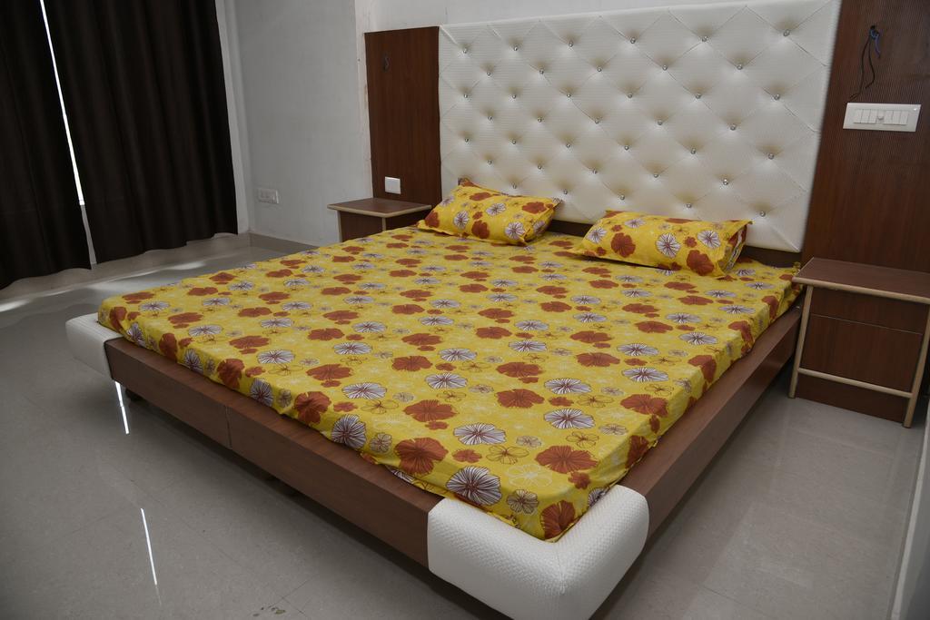 Hill Paradise Hotel Nagchala Bagian luar foto